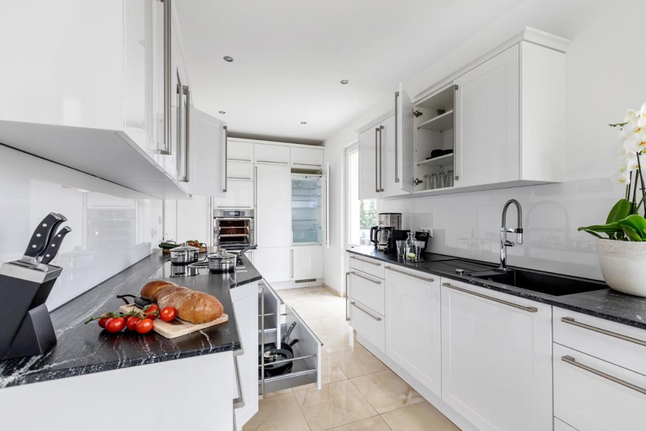 Primera Villa Singen Luaran gambar